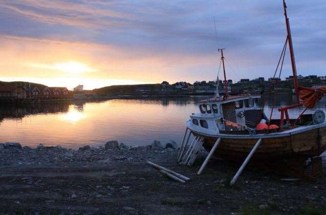Adventure Camp - Mehamn Hotel Bagian luar foto